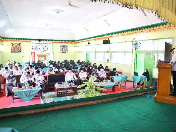 Pembinaan Guru Dan Pegawai Man 2 Kota Payakumbuh Oleh Kakanwil Kemenag Provinsi Sumatera Barat